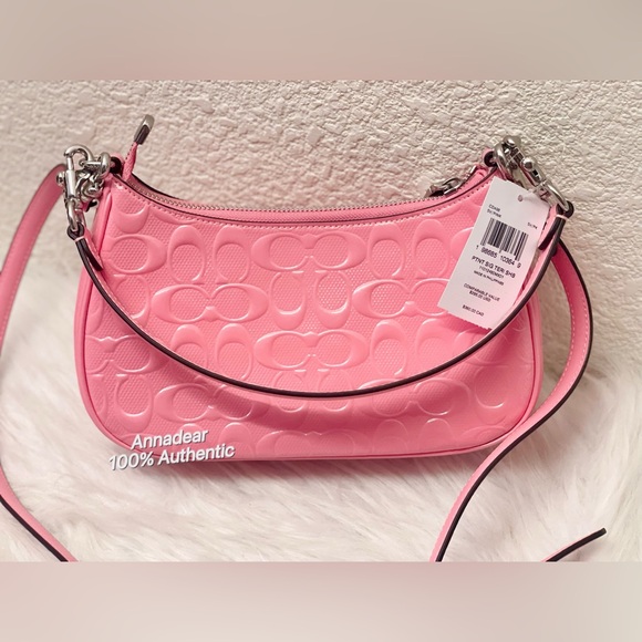 NWT Coach Teri Shoulder Bag In Signature Leather With Heart Charm in Pink CDA98 - Picture 11 of 16
